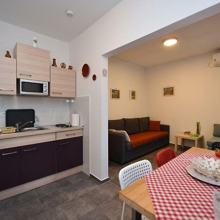 Apartments Enya โนวาลยา ภายนอก รูปภาพ