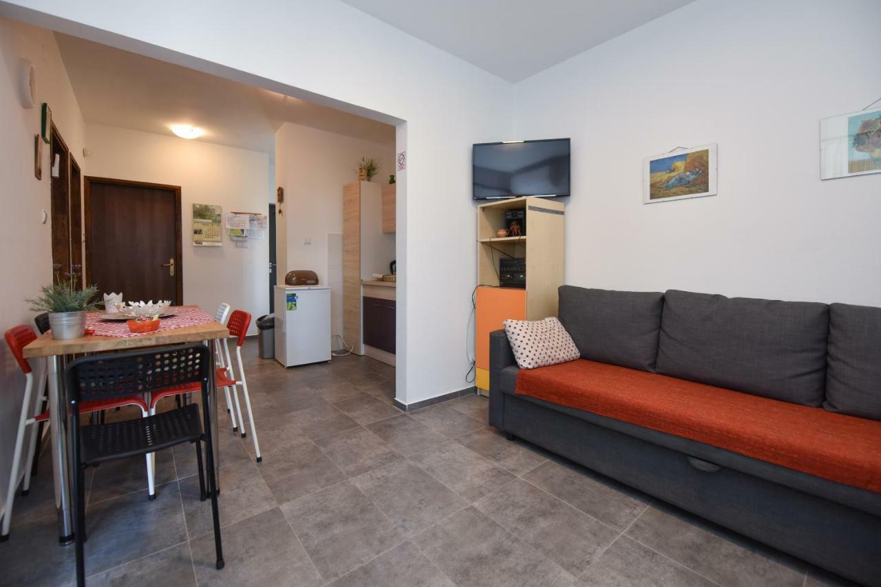 Apartments Enya โนวาลยา ภายนอก รูปภาพ