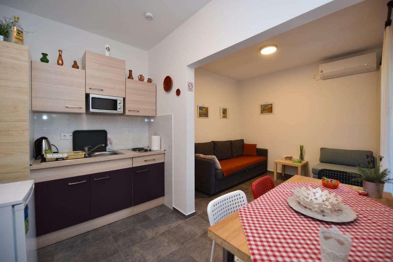 Apartments Enya โนวาลยา ภายนอก รูปภาพ